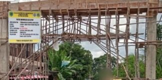 Luar Biasa, Desa Tanah Abang Selatan Membangun Gapura Perbatasan Antara Dengan Desa Bumi Ayu