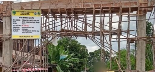 Luar Biasa, Desa Tanah Abang Selatan Membangun Gapura Perbatasan Antara Dengan Desa Bumi Ayu