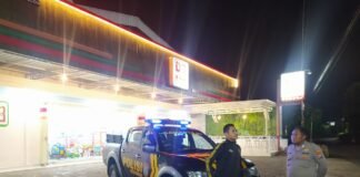 Polsek Ngimbang Patroli Blue Light Dialogis Kewilayahan Guna Antisipasi 4C Di Malam Hari