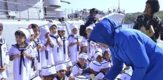 TK Hang Tuah 23 Kupang Kunjungi KRI Yos Sudarso 354