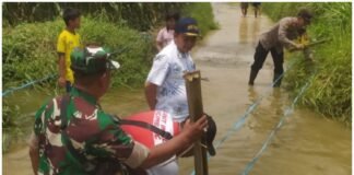 Kapolsek Bersama Muspika Giat Pernaikan Tanggul Luapan Air/ Tanah Longsor