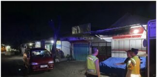 Respon Cepat Polsek Ngimbang Mendatangi Aduan Masyarakat Melalui Layanan 110,Mobil Mengalami Mogok