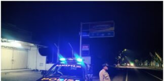 Antisipasi Kejahatan 3C dan Hitam – Hitam Polsek Ngimbang Intensifkan Patroli Blue Light