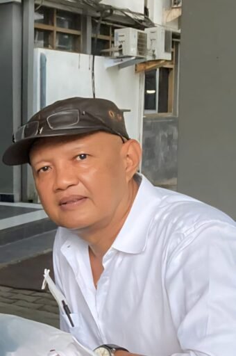 Pantun Berlawanan dengan Puisi