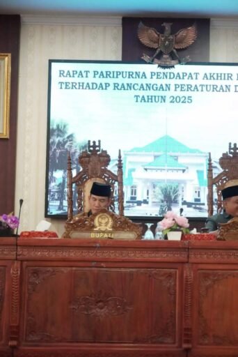 Pengesahan APBD-P 2025 , ada Lima Fraksi DPRD berikan Catatan kepada Bupati Lebong.