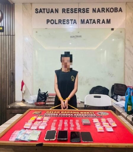 Polresta Mataram Ciduk Perempuan Asal Gerung, Diduga Pengedar Sabu di Kos Abiantubuh