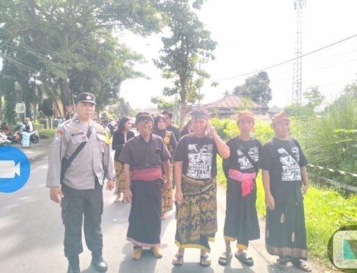 Semarak ! Karnaval Budaya HUT Desa Sesela ke-145, Polsek Gunungsari All Out Tertibkan Acara