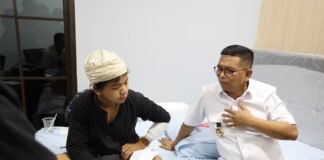 Gubernur Andra Soni Jenguk Revan, Warga Baduy Dalam Korban Perampokan di Jakarta