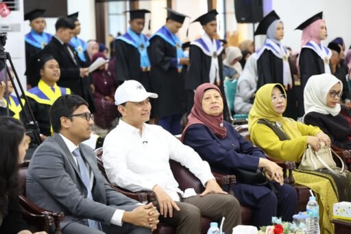 Wisuda Perdana Unpam Serang, Wagub Banten Ajak Sarjana Jadi Pemberi Solusi