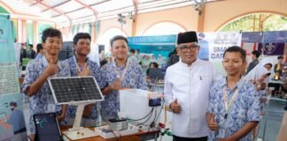 Curi Perhatian Gubernur, Santri Ponpes Assa’adah Banten Pamerkan Robot dan Smart Garden.