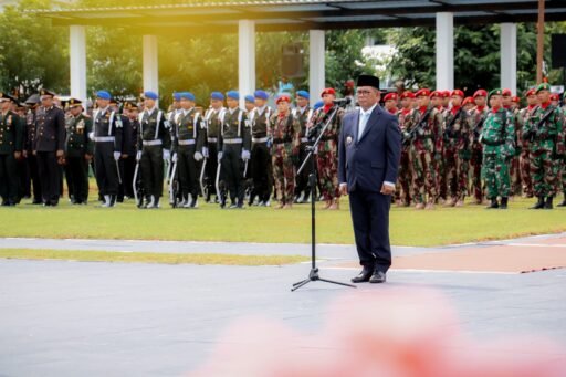 Gubernur Banten Pimpin Upacara Hari Pahlawan di TMP Ciceri Kota Serang