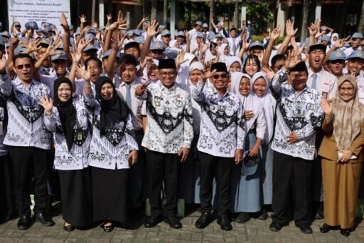 HGN 2025 di Tangerang, Gubernur Banten Sampaikan Apresiasi untuk Seluruh Tenaga Pendidik