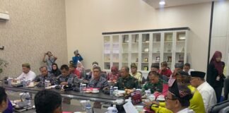 Sinergi Hadapi Bencana&Masalah Sosial 2025, Danlanal Bintan Hadiri Rapat Forkopimda Tanjungpinang