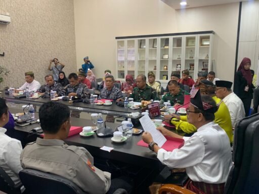 Sinergi Hadapi Bencana&Masalah Sosial 2025, Danlanal Bintan Hadiri Rapat Forkopimda Tanjungpinang