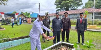 Palaksa Lanal Simeulue Pimpin Upacara Ziarah Nasional&Tabur Bunga Di Taman Makam Pahlawan Bahagia