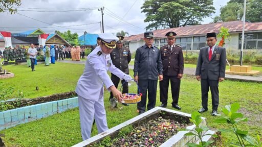 Palaksa Lanal Simeulue Pimpin Upacara Ziarah Nasional&Tabur Bunga Di Taman Makam Pahlawan Bahagia