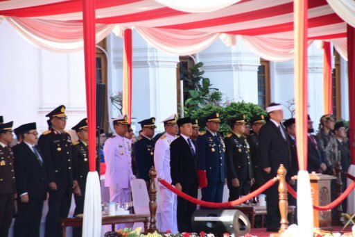 Komandan Lanal Bandung Hadiri Upacara Peringatan Hari Pahlawan Tingkat Provinsi Jawa Barat 2025