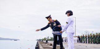 Peringati Hari Pahlawan, Maluku Gelar Upacara Tabur Bunga Di Dermaga Kesatrian Tawiri Kodaeral IX