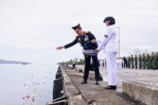 Peringati Hari Pahlawan, Maluku Gelar Upacara Tabur Bunga Di Dermaga Kesatrian Tawiri Kodaeral IX