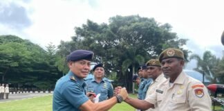 Danlanal Sabang Bagikan Sembako Kepada Prajurit Lanal Sabang