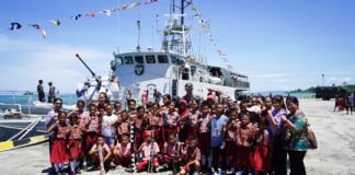 Tanamkan Semangat Bahari, Kodaeral IX Kenalkan Kapal Perang RI (KRI) Kerapu-812 Ke Masyarakat