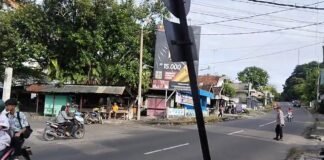Guna Cegah Kemacetan Polsek Ngimbang Giat Commanderwish Di Pagi Hari
