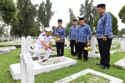 Kadisminpers Kodaeral I Pimpin Ziarah Rombongan Korpri Unit TNI Sumut Peringati HUT Korpri Ke-54