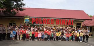 Anak – Anak Yatim Melaksanakan Giat Binrohtal Bersama Personil Polres Binjsi