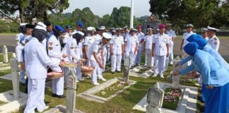 Sambut Hari Armada RI 2024, Lanal Bandung Ziarah di TMPN Cikutra