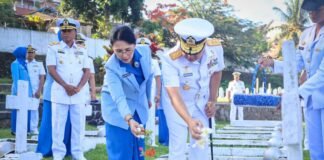 Dankodaeral IX Pimpin Upacara Ziarah dan Tabur Bunga Dalam Rangka HUT Armada RI Tahun 2025