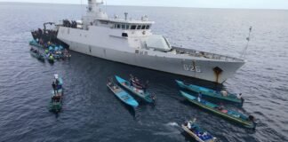 Peringati 31 Tahun Pengabdian, Moro Cadas Bagikan Sembako Untuk Masyarakat Pesisir Maluku Tengah