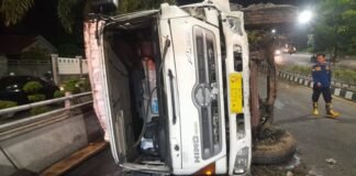 Kecelakaan Tunggal Terjadi di Banyumanik Semarang, Sopir Truk Meninggal Dilokasi Kejadian