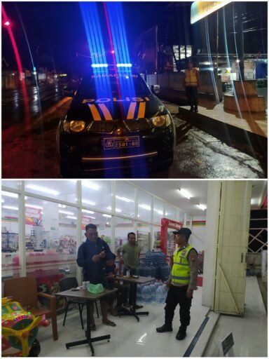 Polsek Ngimbang Patroli Blue Light Guna Siskamtibmas Dan Cegah Kriminalitas Di Malam Hari
