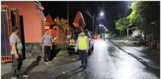 Polsek Ngimbang Patroli Blue Light Guna Siskamtibmas Dan Cegah Kriminalitas Di Malam Hari