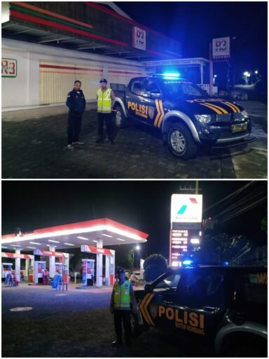 Polsek Ngimbang Patroli Blue Light Siskamtibmas Guna Cegah Dan Tangkal Kriminalitas Di Malam Hari