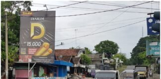 Guna Cegah Kemacetan Dan Kecelakaan Lalu lintas Polsek Ngimbang Giat Commanderwish Di Pagi Hari