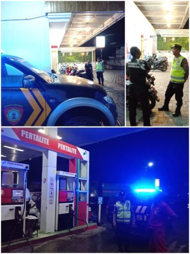 Polsek Ngimbang Patroli Blue Light Siskamtibmas Guna Cegah Dan Tangkal Kriminalitas Di Malam Hari