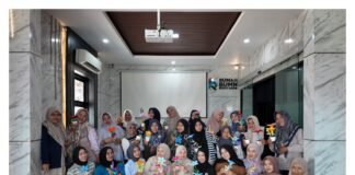 Kreativitas Jadi Modal Utama, PTBA Latih 30 Peserta Kembangkan Kerajinan Pipe Cleaner