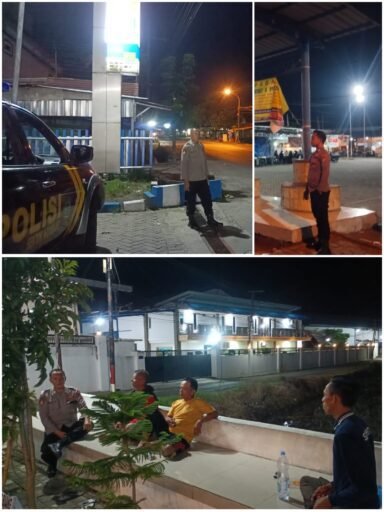 Guna Cegah Dan DayaTangkal 4C Polsek Ngimbang Gelar Patroli Blue Light Di Malam Hari