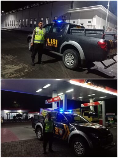 Polsek Ngimbang Patroli Blue Light Siskamtibmas Guna Cegah Dan Tangkal Kriminalitas Di Malam Hari