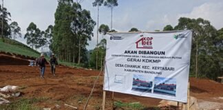 Yaya Dores, Kades Cihawuk Kec. Kertasari Kab. Bandung Bangun Gerai Kopdes Merah Putih 30X20 M
