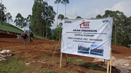 Yaya Dores, Kades Cihawuk Kec. Kertasari Kab. Bandung Bangun Gerai Kopdes Merah Putih 30X20 M