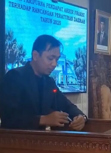 F. Gerakan Persatuan Indonesia Raya pantau P3K & Data Bansos diacara Paripurna R-APBD 2026.