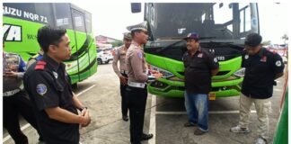 Polantas Menyapa : Operasi Zebra Semeru PJR Polda Jatim Beri Edukasi Tertib Lalin