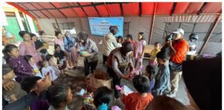 Polres Lumajang Dampingi Anak-anak Pengungsi Semeru: Beri Hiburan dan Pulihkan Trauma