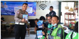 Satlantas Polres Gresik Gandeng Ojol Tekan Pelanggaran Lalu Lintas Saat Operasi Zebra Semeru 2025