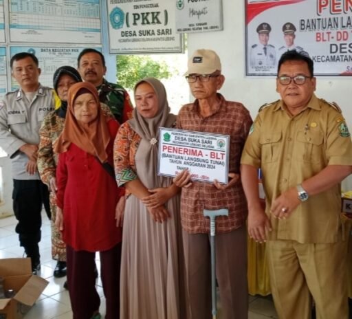 Pembagian 37 KPM BLT DD Desa Suka Sari Berjalan Dengan Lancar.