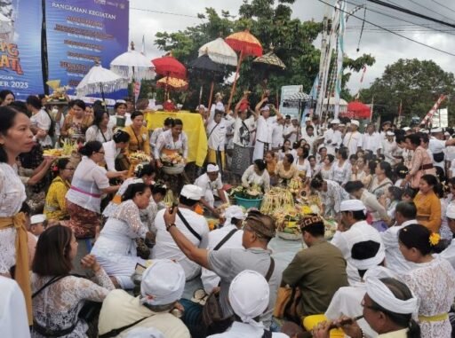 Jelang Perang Topat ,Polresta Mataram Kawal Ketat Odalan dan Mendak Tirta di Pura Lingsar