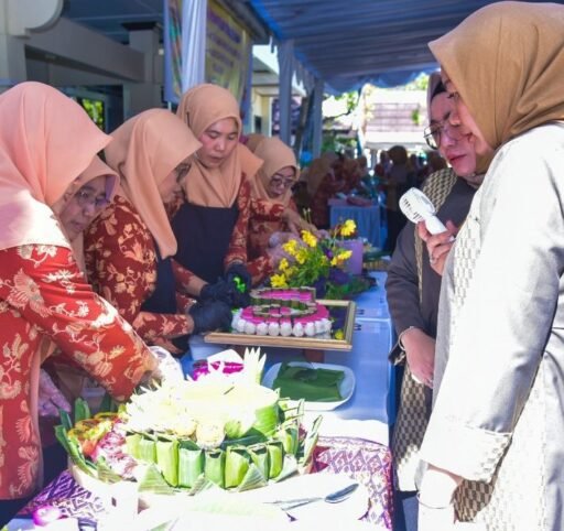 HUT ke-26 DWP NTB Dimeriahkan Lomba Menata Kue Tradisional tuk Pererat Silaturahmi