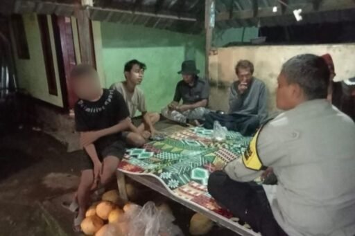 Nekad Curi 25 Butir Kelapa Warga, Bhabinkamtibmas Sayang-sayang Gercep Amankan Terduga Pelaku